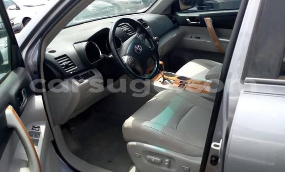 Acheter Occasion Voiture Toyota Highlander Gris à Ouagadougou, Burkina-Faso Acheter Occasion Voiture Toyota Highlander Gris à Ouagadougou, Burkina-Faso