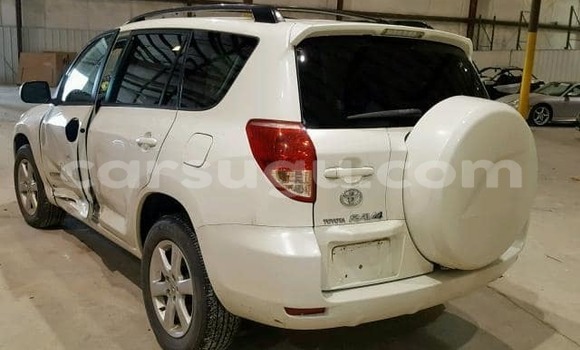 Acheter Occasion Voiture Toyota RAV4 Blanc à Ouagadougou, Burkina-Faso Acheter Occasion Voiture Toyota RAV4 Blanc à Ouagadougou, Burkina-Faso