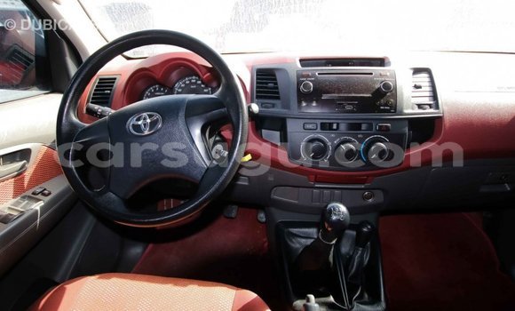 Sayi Imported Toyota Hilux Red Mota in Import - Dubai a Burkina Faso Sayi Imported Toyota Hilux Red Mota in Import - Dubai a Burkina Faso