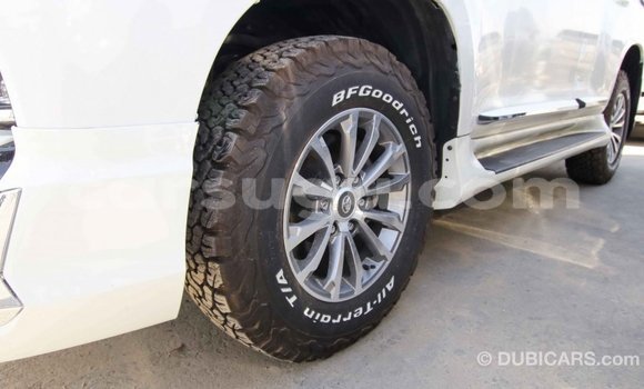Sayi Imported Toyota Prado White Mota in Import - Dubai a Burkina Faso Sayi Imported Toyota Prado White Mota in Import - Dubai a Burkina Faso