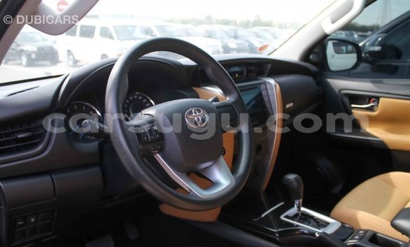 Sayi Imported Toyota Fortuner White Mota in Import - Dubai a Burkina Faso Sayi Imported Toyota Fortuner White Mota in Import - Dubai a Burkina Faso