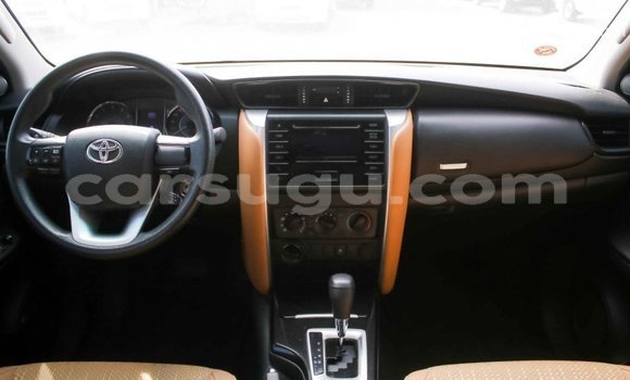 Sayi Imported Toyota Fortuner White Mota in Import - Dubai a Burkina Faso Sayi Imported Toyota Fortuner White Mota in Import - Dubai a Burkina Faso