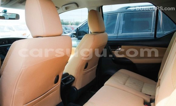 Sayi Imported Toyota Fortuner White Mota in Import - Dubai a Burkina Faso Sayi Imported Toyota Fortuner White Mota in Import - Dubai a Burkina Faso