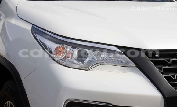 Sayi Imported Toyota Fortuner White Mota in Import - Dubai a Burkina Faso Sayi Imported Toyota Fortuner White Mota in Import - Dubai a Burkina Faso