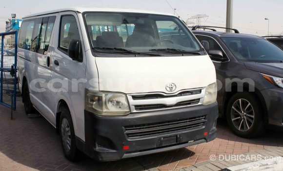 Sayi Imported Toyota Hiace White Mota in Import - Dubai a Burkina Faso Sayi Imported Toyota Hiace White Mota in Import - Dubai a Burkina Faso