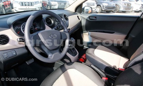 Sayi Imported Hyundai i10 White Mota in Import - Dubai a Burkina Faso Sayi Imported Hyundai i10 White Mota in Import - Dubai a Burkina Faso