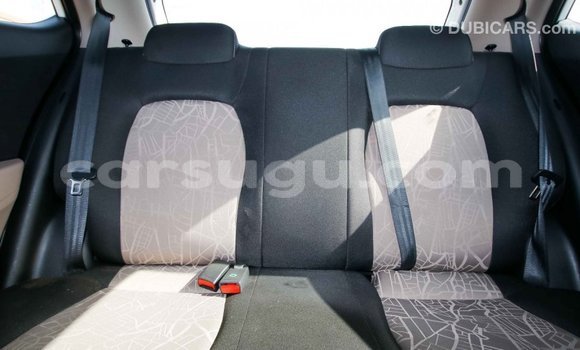 Sayi Imported Hyundai i10 White Mota in Import - Dubai a Burkina Faso Sayi Imported Hyundai i10 White Mota in Import - Dubai a Burkina Faso