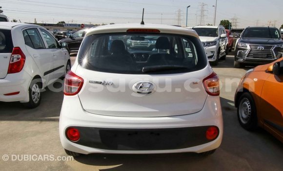 Sayi Imported Hyundai i10 White Mota in Import - Dubai a Burkina Faso Sayi Imported Hyundai i10 White Mota in Import - Dubai a Burkina Faso