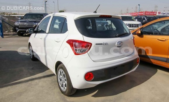 Sayi Imported Hyundai i10 White Mota in Import - Dubai a Burkina Faso Sayi Imported Hyundai i10 White Mota in Import - Dubai a Burkina Faso