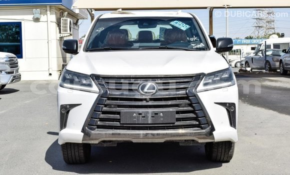 Sayi Imported Lexus LX White Mota in Import - Dubai a Burkina Faso Sayi Imported Lexus LX White Mota in Import - Dubai a Burkina Faso