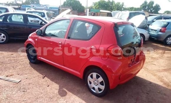 Acheter Occasion Voiture Toyota Yaris Rouge à Ouagadougou, Burkina-Faso Acheter Occasion Voiture Toyota Yaris Rouge à Ouagadougou, Burkina-Faso