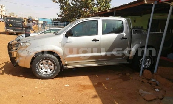 Acheter Occasion Voiture Toyota Hilux Gris à Ouagadougou, Burkina-Faso Acheter Occasion Voiture Toyota Hilux Gris à Ouagadougou, Burkina-Faso