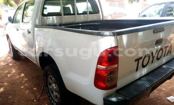 Acheter Occasion Voiture Toyota Hilux Blanc à Ouagadougou, Burkina-Faso Acheter Occasion Voiture Toyota Hilux Blanc à Ouagadougou, Burkina-Faso