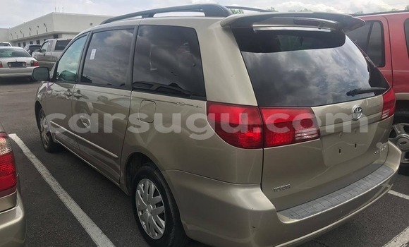 Acheter Occasion Voiture Toyota Sienna Beige à Ouagadougou, Burkina-Faso Acheter Occasion Voiture Toyota Sienna Beige à Ouagadougou, Burkina-Faso