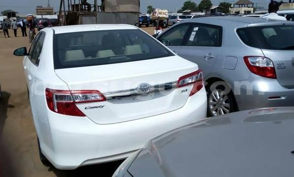 Acheter Occasion Voiture Toyota Camry Blanc à Ouagadougou, Burkina-Faso Acheter Occasion Voiture Toyota Camry Blanc à Ouagadougou, Burkina-Faso