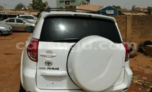 Acheter Occasion Voiture Toyota RAV4 Blanc à Ouagadougou, Burkina-Faso Acheter Occasion Voiture Toyota RAV4 Blanc à Ouagadougou, Burkina-Faso