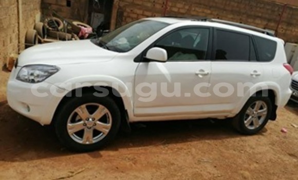 Acheter Occasion Voiture Toyota RAV4 Blanc à Ouagadougou, Burkina-Faso Acheter Occasion Voiture Toyota RAV4 Blanc à Ouagadougou, Burkina-Faso