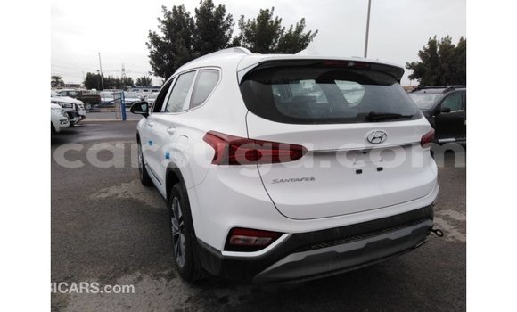 Sayi Imported Hyundai Santa Fe White Mota in Import - Dubai a Burkina Faso Sayi Imported Hyundai Santa Fe White Mota in Import - Dubai a Burkina Faso
