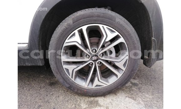 Sayi Imported Hyundai Santa Fe White Mota in Import - Dubai a Burkina Faso Sayi Imported Hyundai Santa Fe White Mota in Import - Dubai a Burkina Faso