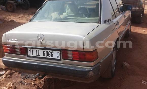Acheter Neuf Voiture Mercedes-Benz 190 Gris à Ouagadougou, Burkina-Faso Acheter Neuf Voiture Mercedes-Benz 190 Gris à Ouagadougou, Burkina-Faso