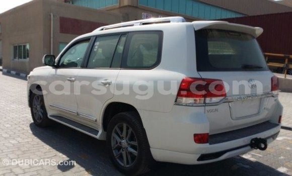 Buy Import Toyota Land Cruiser White Car in Import - Dubai in Burkina Faso Buy Import Toyota Land Cruiser White Car in Import - Dubai in Burkina Faso