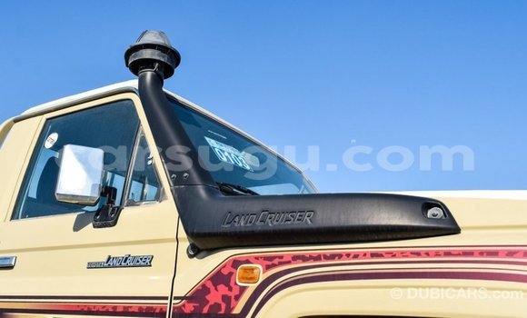 Acheter Import Voiture Toyota Land Cruiser Beige à Import - Dubai, Burkina-Faso Acheter Import Voiture Toyota Land Cruiser Beige à Import - Dubai, Burkina-Faso