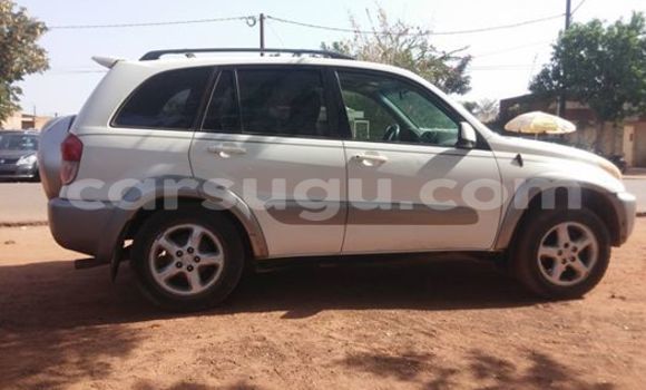 Acheter Neuf Voiture Toyota RAV4 Blanc à Ouagadougou, Burkina-Faso Acheter Neuf Voiture Toyota RAV4 Blanc à Ouagadougou, Burkina-Faso