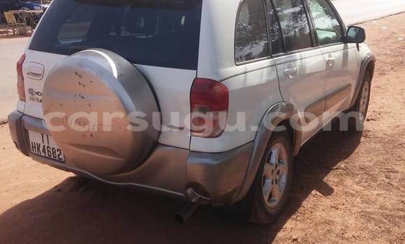 Acheter Neuf Voiture Toyota RAV4 Blanc à Ouagadougou, Burkina-Faso Acheter Neuf Voiture Toyota RAV4 Blanc à Ouagadougou, Burkina-Faso