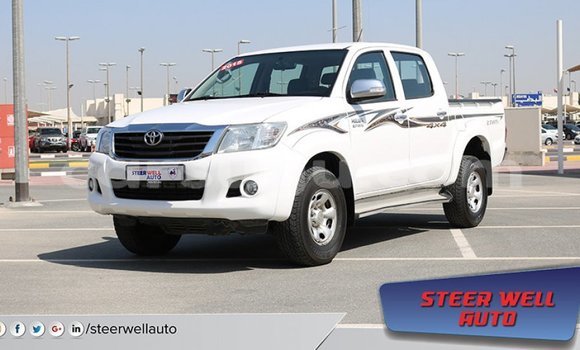 Sayi Imported Toyota Hilux White Mota in Import - Dubai a Burkina Faso Sayi Imported Toyota Hilux White Mota in Import - Dubai a Burkina Faso