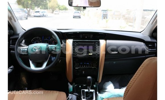Sayi Imported Toyota Fortuner Black Mota in Import - Dubai a Burkina Faso Sayi Imported Toyota Fortuner Black Mota in Import - Dubai a Burkina Faso