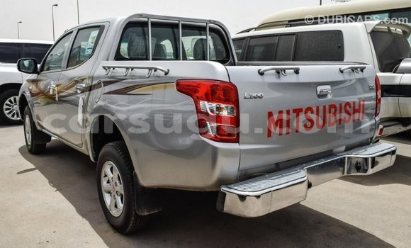 Sayi Imported Mitsubishi L200 Sauran Mota in Import - Dubai a Burkina Faso Sayi Imported Mitsubishi L200 Sauran Mota in Import - Dubai a Burkina Faso