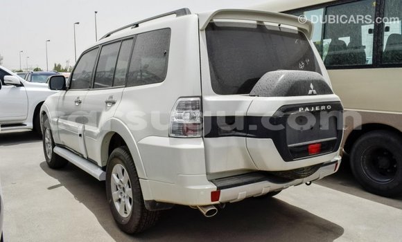 Acheter Import Voiture Mitsubishi Pajero Blanc à Import - Dubai, Burkina-Faso Acheter Import Voiture Mitsubishi Pajero Blanc à Import - Dubai, Burkina-Faso