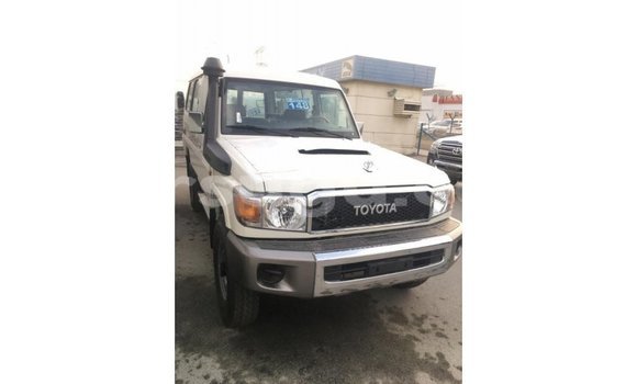 Buy Import Toyota Land Cruiser White Car in Import - Dubai in Burkina Faso Buy Import Toyota Land Cruiser White Car in Import - Dubai in Burkina Faso