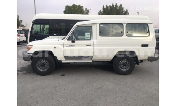 Buy Import Toyota Land Cruiser White Car in Import - Dubai in Burkina Faso Buy Import Toyota Land Cruiser White Car in Import - Dubai in Burkina Faso