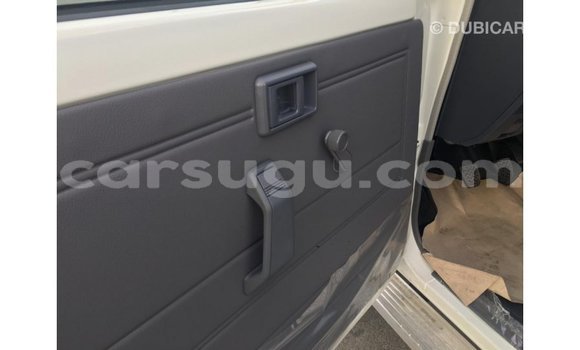 Buy Import Toyota Land Cruiser White Car in Import - Dubai in Burkina Faso Buy Import Toyota Land Cruiser White Car in Import - Dubai in Burkina Faso