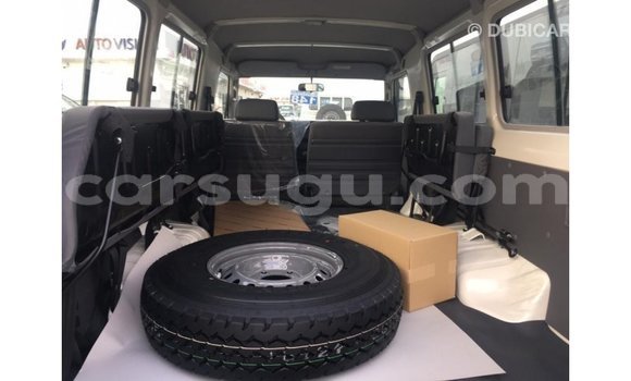 Buy Import Toyota Land Cruiser White Car in Import - Dubai in Burkina Faso Buy Import Toyota Land Cruiser White Car in Import - Dubai in Burkina Faso