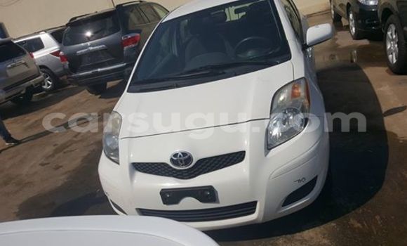 Acheter Neuf Voiture Toyota Yaris Blanc à Ouagadougou, Burkina-Faso Acheter Neuf Voiture Toyota Yaris Blanc à Ouagadougou, Burkina-Faso