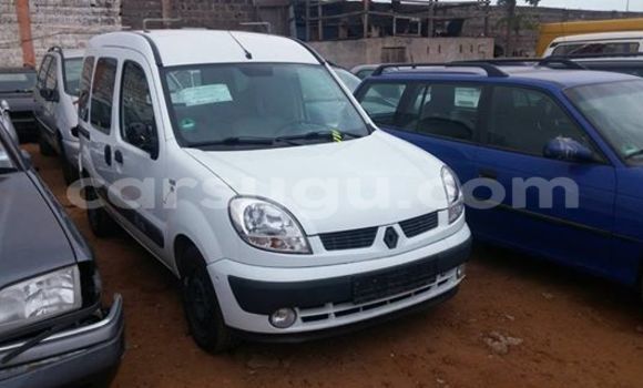 Sayi Sabo Renault Kangoo White Mota in Ouagadougou a Burkina Faso