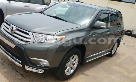 Acheter Occasion Voiture Toyota Highlander Autre à Ouagadougou, Burkina-Faso Acheter Occasion Voiture Toyota Highlander Autre à Ouagadougou, Burkina-Faso