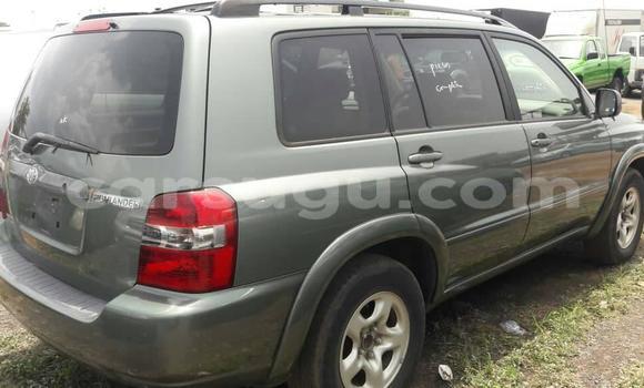 Acheter Occasion Voiture Toyota Highlander Vert à Ouagadougou, Burkina-Faso Acheter Occasion Voiture Toyota Highlander Vert à Ouagadougou, Burkina-Faso