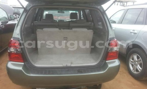 Acheter Occasion Voiture Toyota Highlander Vert à Ouagadougou, Burkina-Faso Acheter Occasion Voiture Toyota Highlander Vert à Ouagadougou, Burkina-Faso