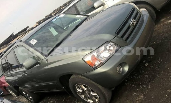Acheter Occasion Voiture Toyota Highlander Vert à Ouagadougou, Burkina-Faso Acheter Occasion Voiture Toyota Highlander Vert à Ouagadougou, Burkina-Faso