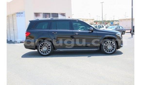Sayi Imported Mercedes-Benz 190 Black Mota in Import - Dubai a Burkina Faso Sayi Imported Mercedes-Benz 190 Black Mota in Import - Dubai a Burkina Faso
