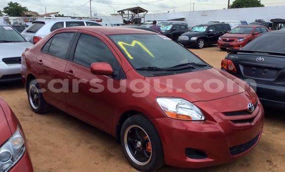 Acheter Occasion Voiture Toyota Yaris Rouge à Ouagadougou, Burkina-Faso Acheter Occasion Voiture Toyota Yaris Rouge à Ouagadougou, Burkina-Faso