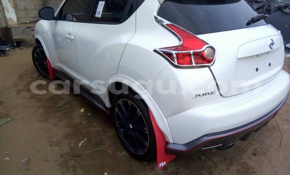 Sayi Sabo Nissan Juke White Mota in Ouagadougou a Burkina Faso Sayi Sabo Nissan Juke White Mota in Ouagadougou a Burkina Faso