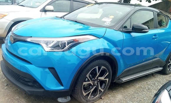 Acheter Neuf Voiture Toyota C-HR Bleu à Ouagadougou, Burkina-Faso Acheter Neuf Voiture Toyota C-HR Bleu à Ouagadougou, Burkina-Faso
