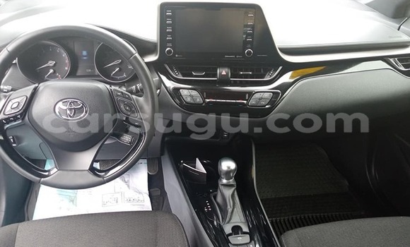 Acheter Neuf Voiture Toyota C-HR Bleu à Ouagadougou, Burkina-Faso Acheter Neuf Voiture Toyota C-HR Bleu à Ouagadougou, Burkina-Faso