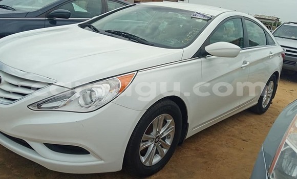 Acheter Occasion Voiture Hyundai Sonata Blanc à Ouagadougou, Burkina-Faso Acheter Occasion Voiture Hyundai Sonata Blanc à Ouagadougou, Burkina-Faso