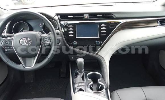 Acheter Neuf Voiture Toyota Camry Blanc à Ouagadougou, Burkina-Faso Acheter Neuf Voiture Toyota Camry Blanc à Ouagadougou, Burkina-Faso