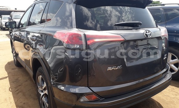 Acheter Occasion Voiture Toyota RAV4 Gris à Ouagadougou, Burkina-Faso Acheter Occasion Voiture Toyota RAV4 Gris à Ouagadougou, Burkina-Faso